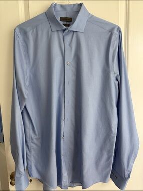 Calvin Klein Men’s Tall  Light Blue Pinstripe Dress Shirt.  16.5 36/37